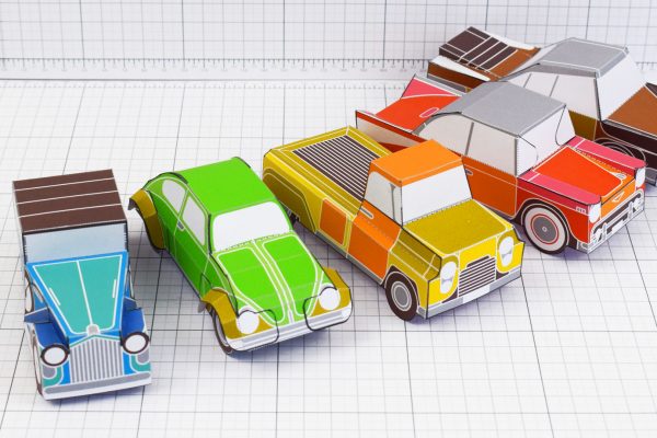 PTI - Enkl Twinkl Vintage Car paper toy craft model - Group